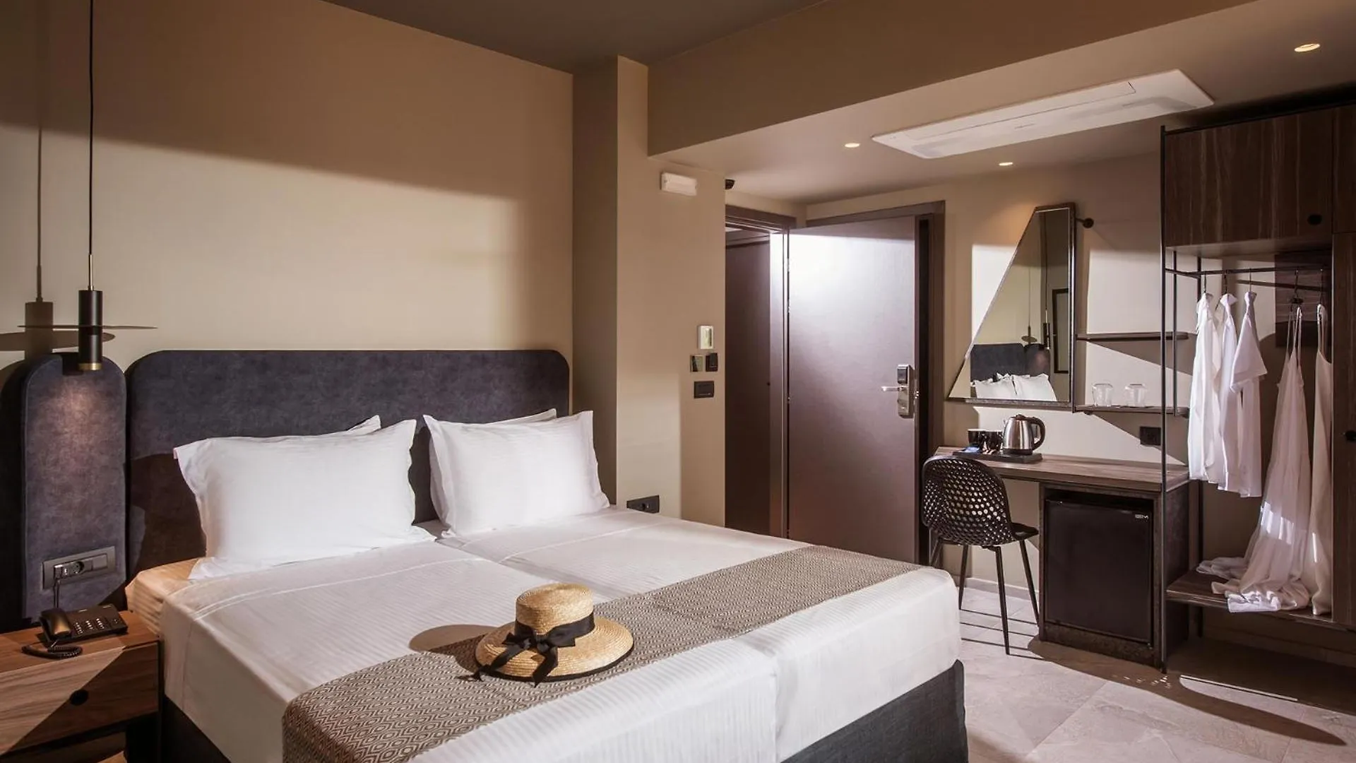 Petousis Hotel & Suites Amoudara