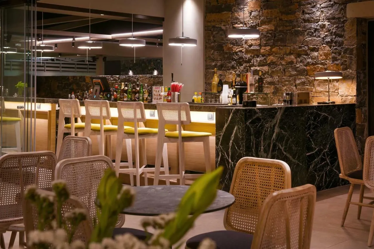 Petousis Hotel & Suites Amoudara  4*, Amoudara (Heraklion)