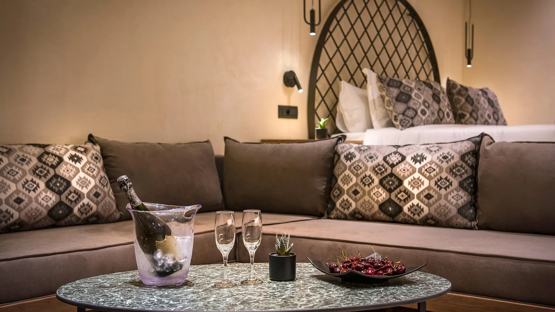 Petousis Hotel & Suites Amoudara