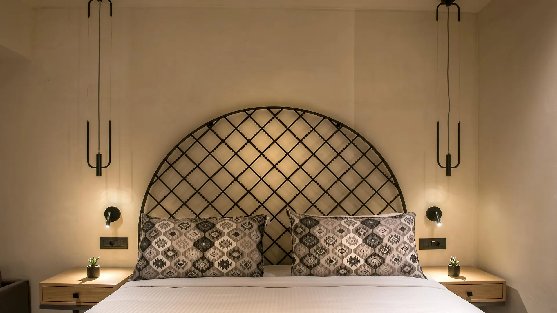 Petousis Hotel & Suites Amoudara
