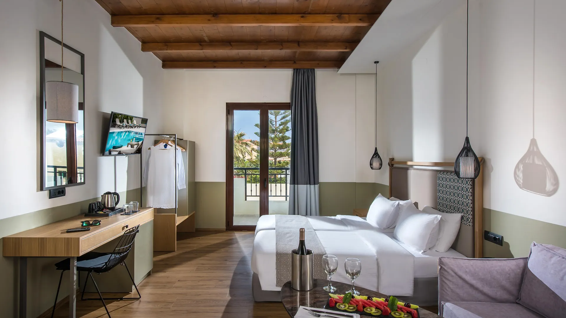 Petousis Hotel & Suites Amoudara