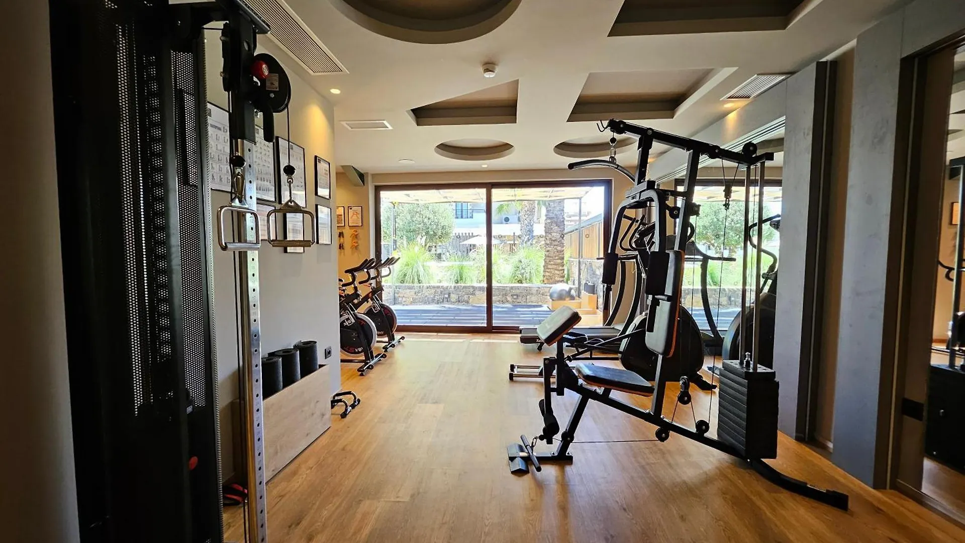 Petousis Hotel & Suites Amoudara