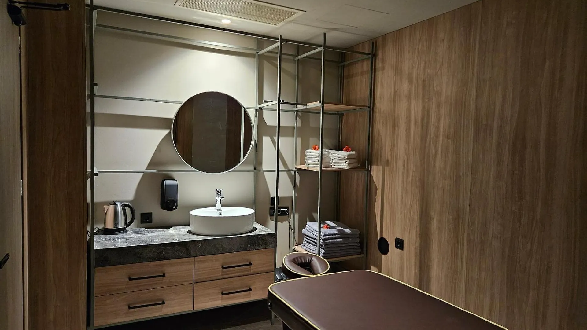 Petousis Hotel & Suites Amoudara  Amoudara (Heraklion)